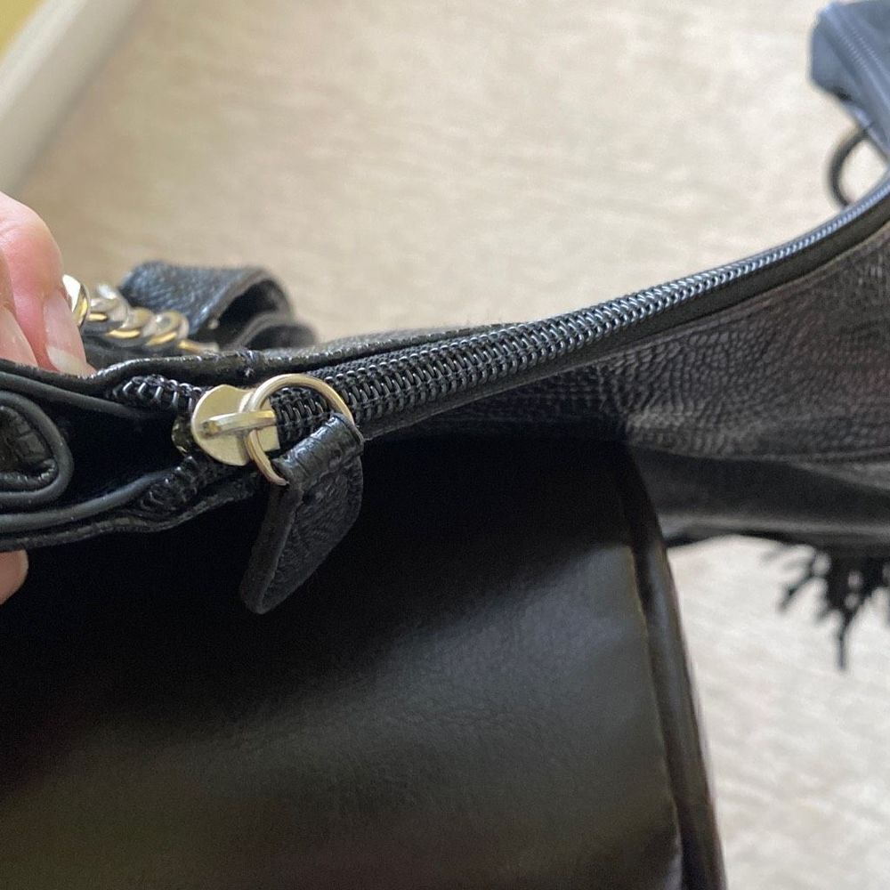 Sofia Vergara Black Faux Leather Shoulder Bag - Picture 6 of 6